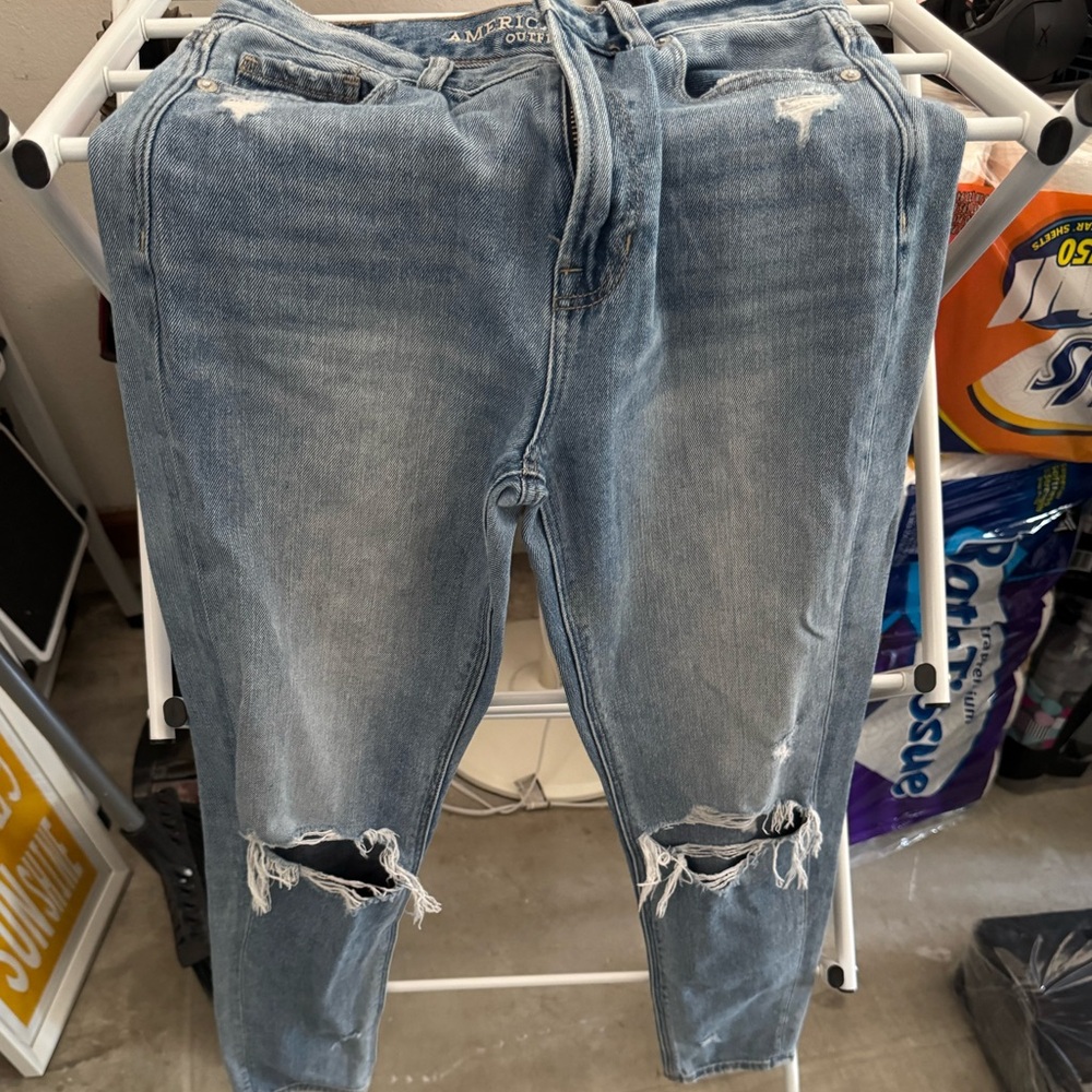 American Eagle Distressed Blue Jeans